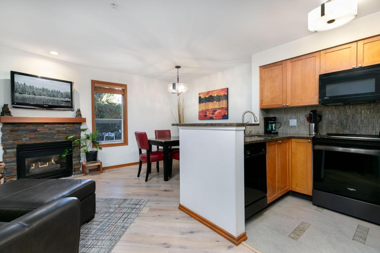 Glaciers Reach By Allseason Vacation Rentals Whistler Exterior foto
