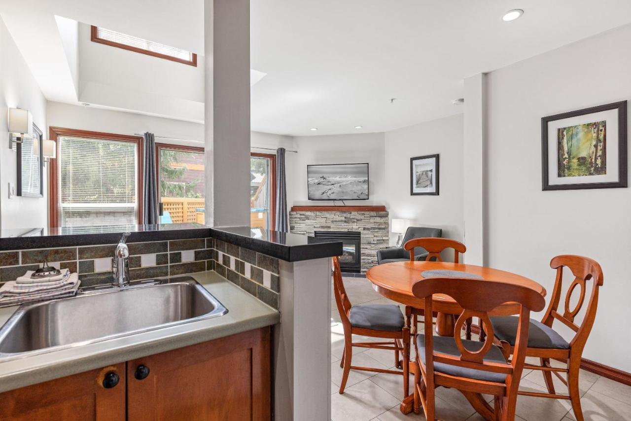 Glaciers Reach By Allseason Vacation Rentals Whistler Exterior foto