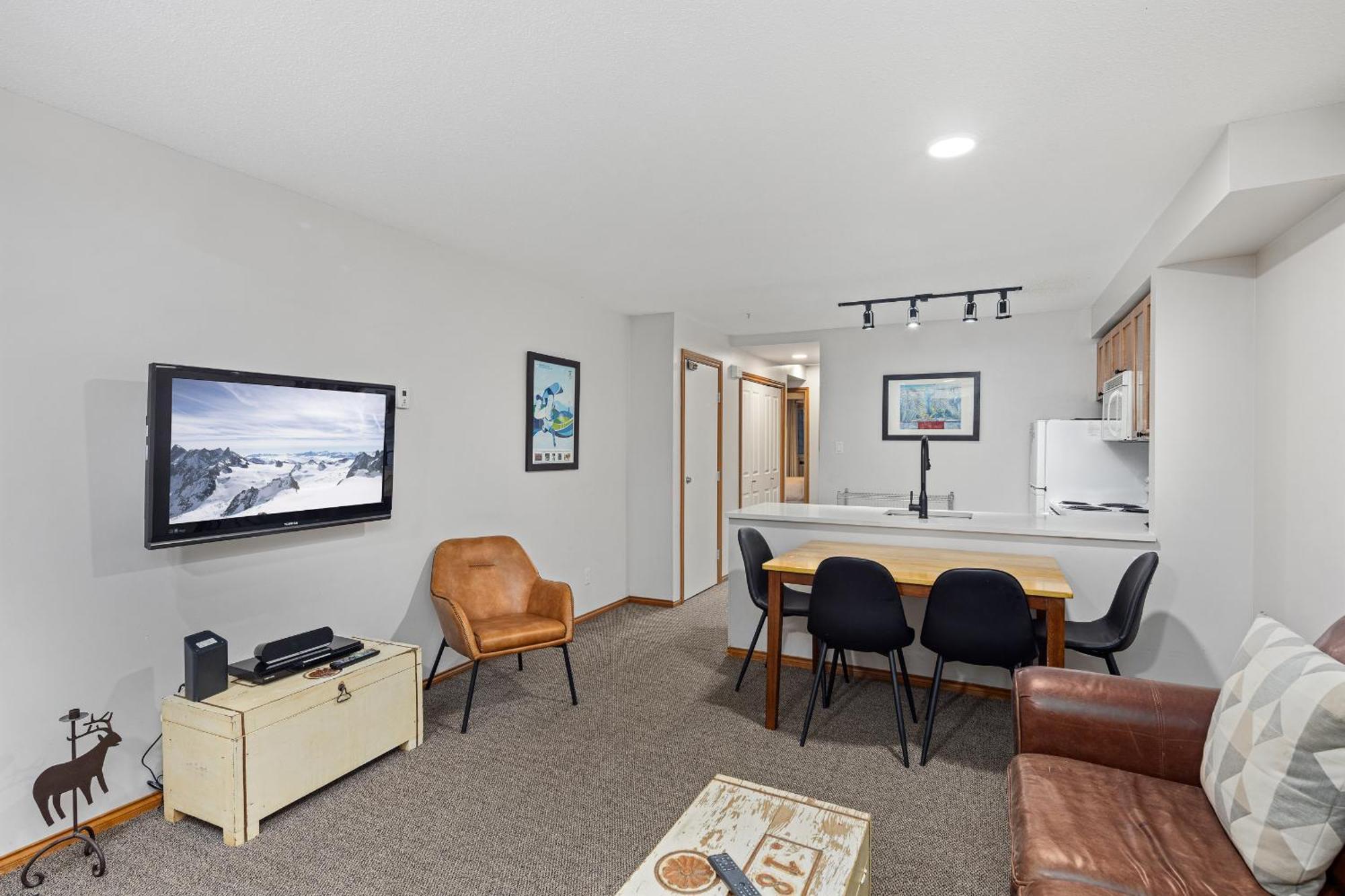 Glaciers Reach By Allseason Vacation Rentals Whistler Exterior foto
